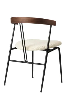 Violin Dining Chair, american walnut fra GUBI