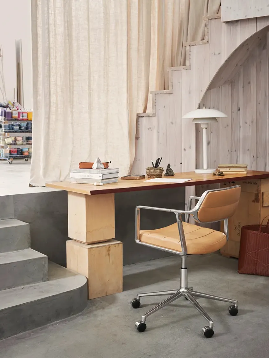 VIPP453 Swivel+ Chair m/hjul, bosco grøn læder fra Vipp