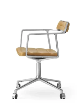 VIPP452 Swivel Chair m/hjul, dark sand fra Vipp