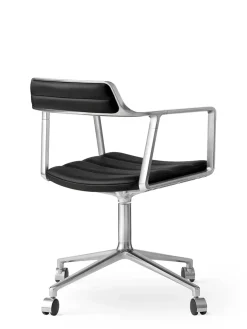 VIPP452 Swivel Chair m/hjul, dark sand fra Vipp