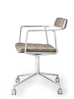 VIPP452 Swivel Chair m/sort stel & hjul, sort læder fra Vipp