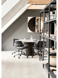 VIPP453 Swivel+ Chair, sort læder fra Vipp
