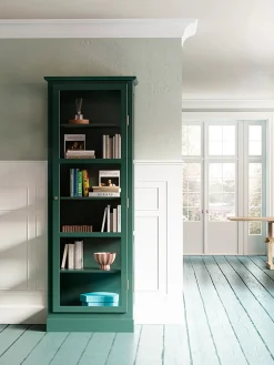 Vitrineskab N1, dark oak fra Lindebjerg Design