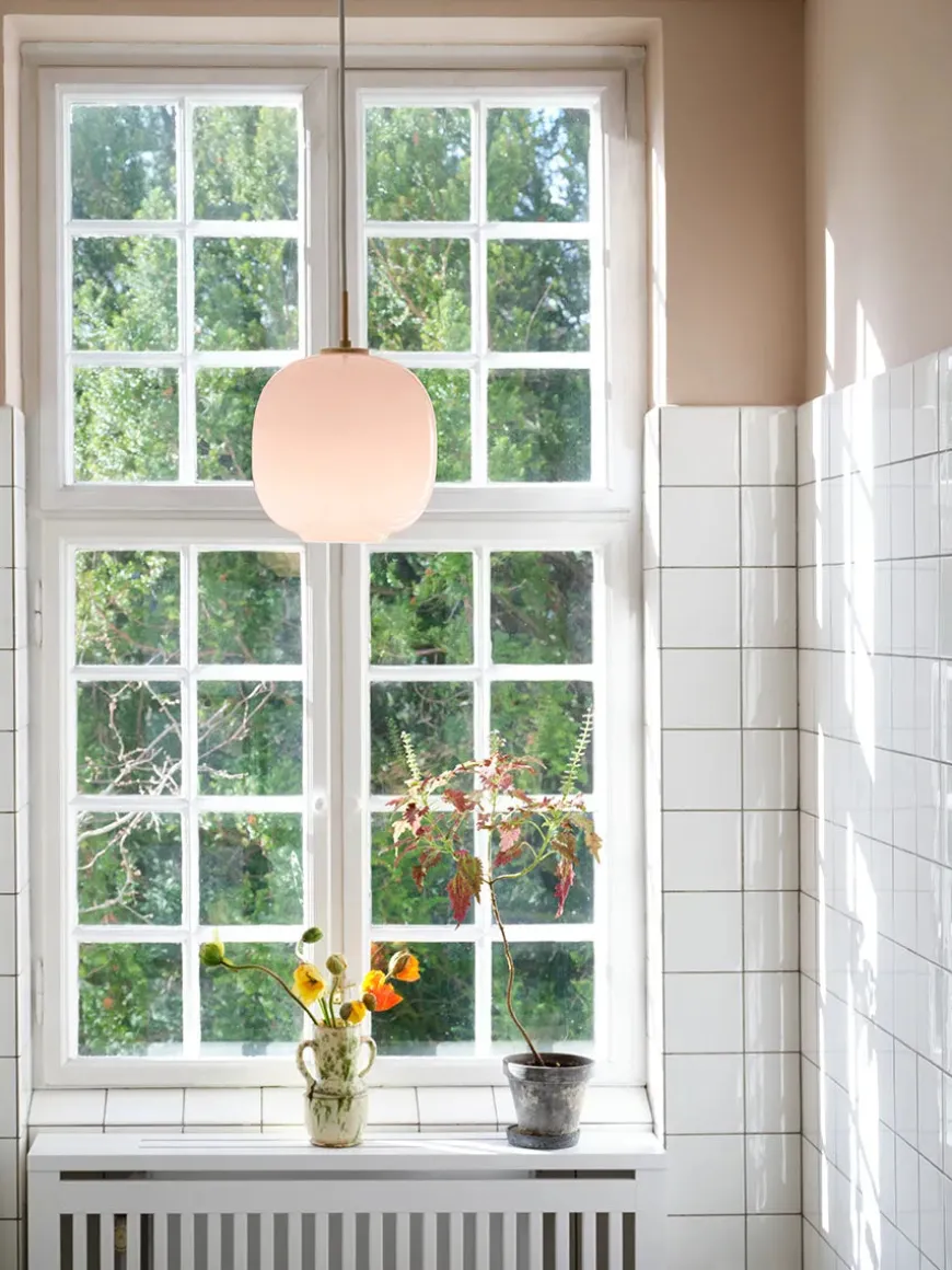 VL45 Radiohus Pale Rose Pendel 250 fra Louis Poulsen