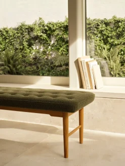 VLA75S Foyer bænk, eg olie af Vilhelm Lauritzen