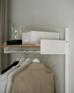 Wardrobe Shelf 1 fra New Works