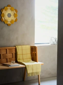 Warp & Weft Plaid, beetroot/midnight fra Silkeborg Uldspinderi