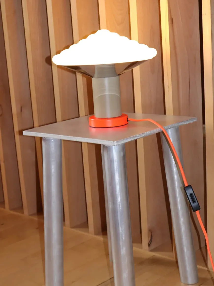 Whipped Table Lamp, luminous orange fra LEO Objects