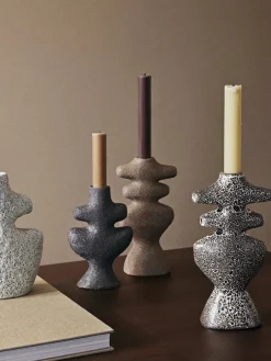 Yara Candle Holder Large, dark sand fra Ferm Living