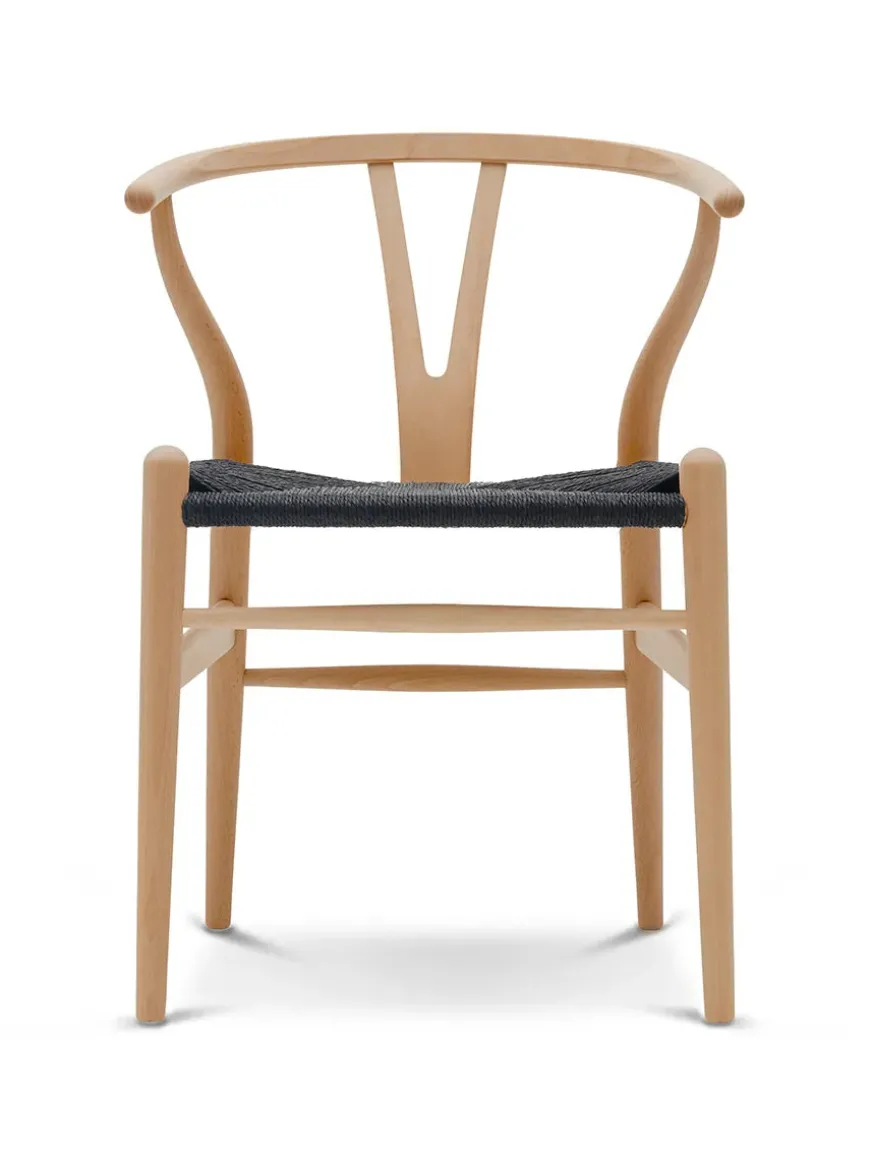 Y-stol CH24, Bøg olie med sort flet af Hans J. Wegner