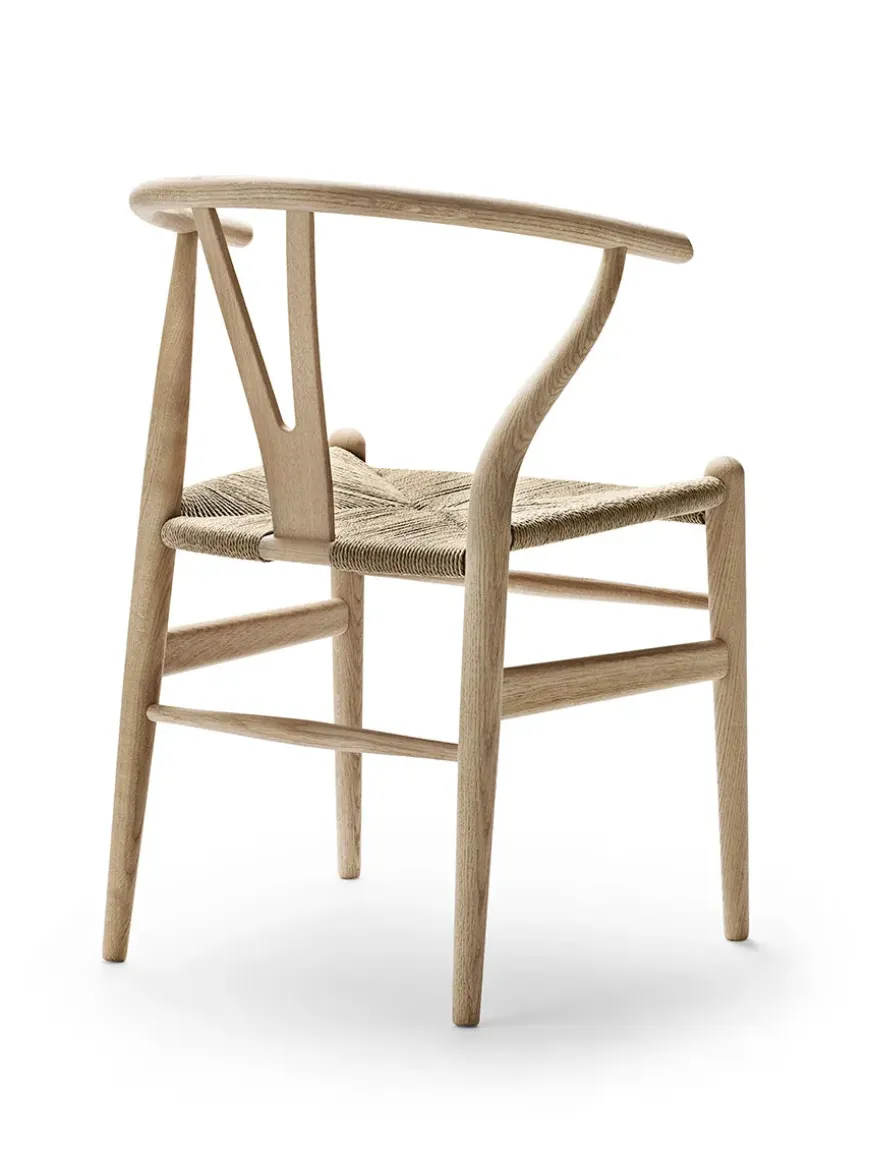 Y-stol CH24, Eg røget olie af Hans J. Wegner