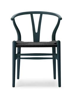 Y-stol CH24 Soft Green med sort flet af Hans J. Wegner
