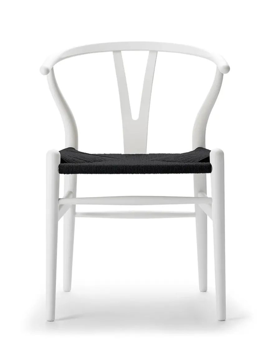 Y-stol CH24 Soft Pewter med sort flet af Hans J. Wegner