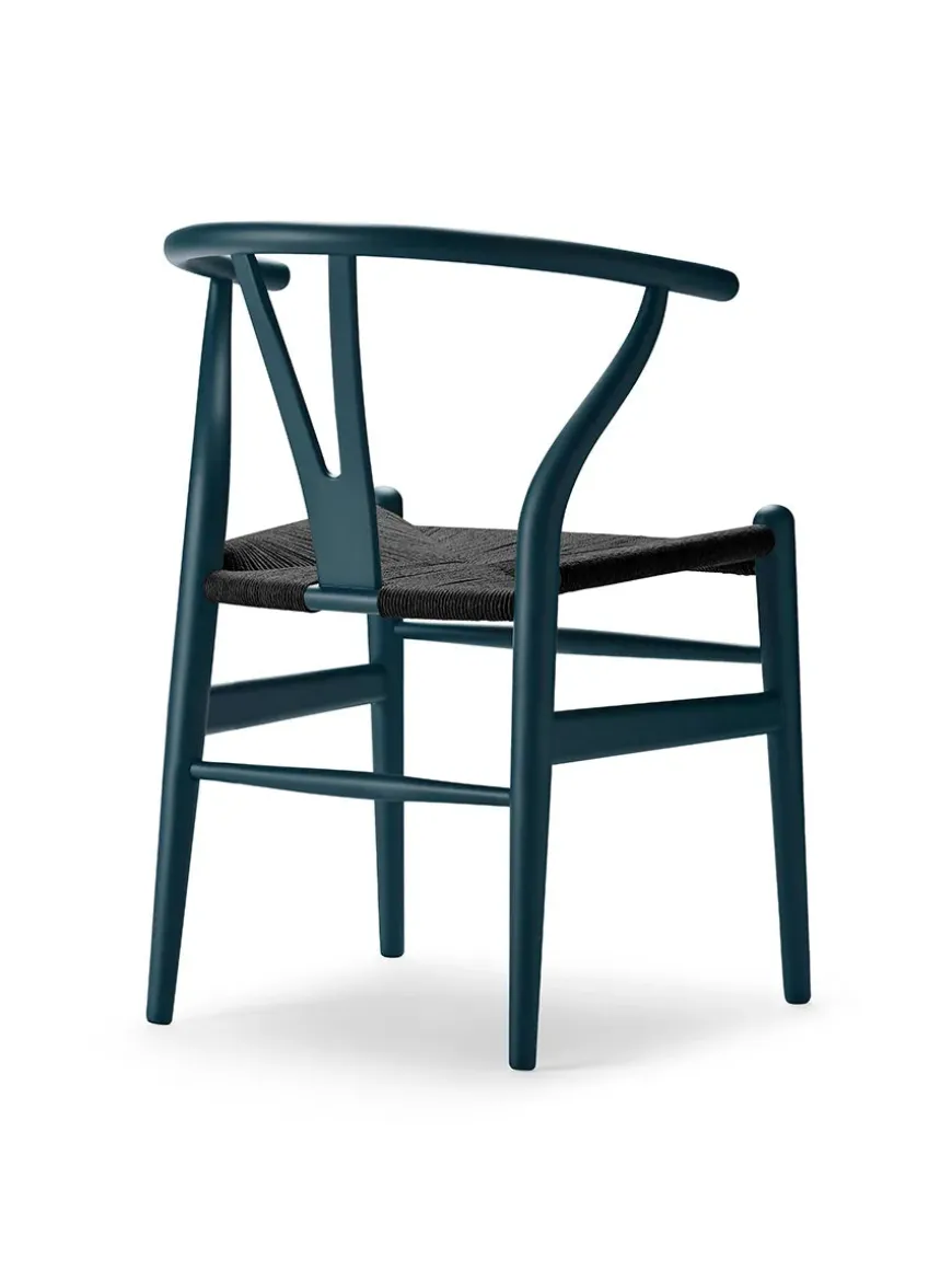 Y-stol CH24 Soft Seaweed med sort flet af Hans J. Wegner