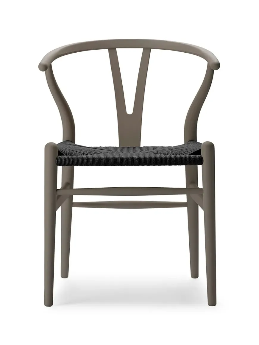 Y-stol CH24 Soft Seaweed med sort flet af Hans J. Wegner