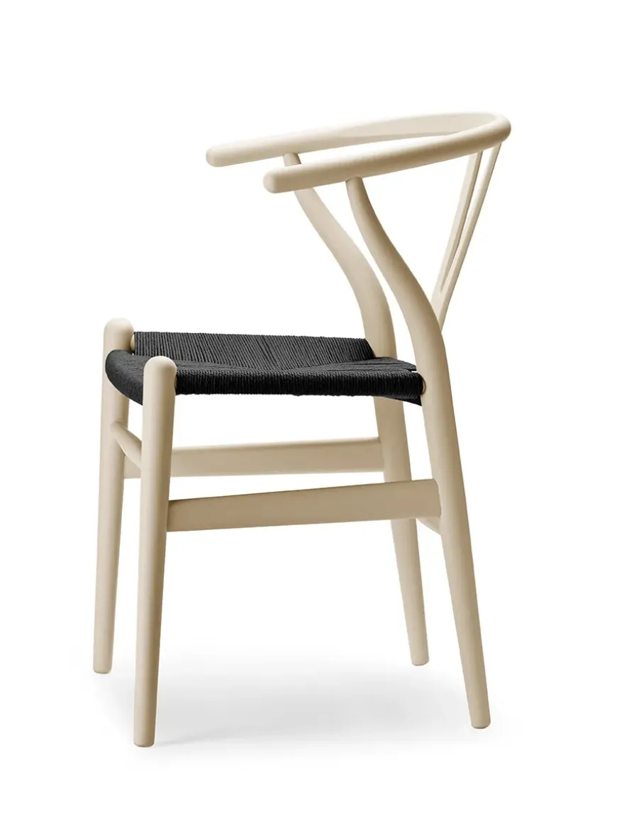 Y-stol CH24 Soft Seaweed med sort flet af Hans J. Wegner