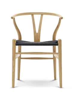 Y-stol CH24, sort eg med sort flet af Hans J. Wegner