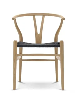 Y-stol CH24, sort eg med sort flet af Hans J. Wegner